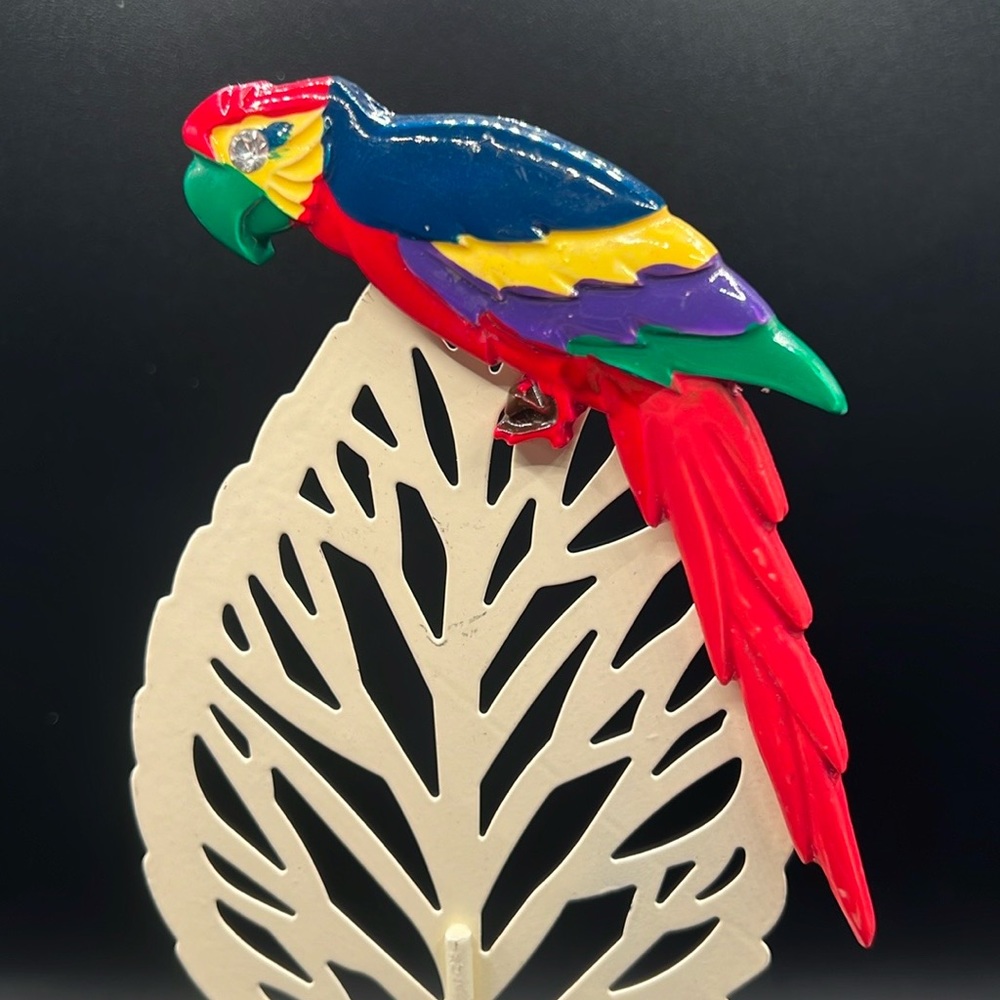 Vintage colorful red tail Macaw tropical parrot brooch with rhinestone eye